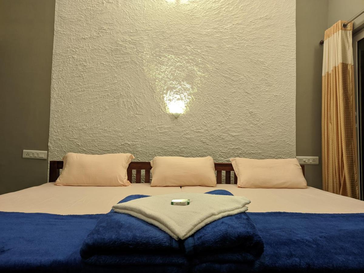 Riverbench Homestay Munnar, Anaviratty Bagian luar foto