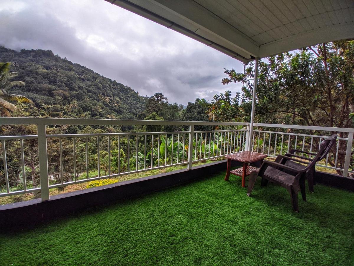 Riverbench Homestay Munnar, Anaviratty Bagian luar foto