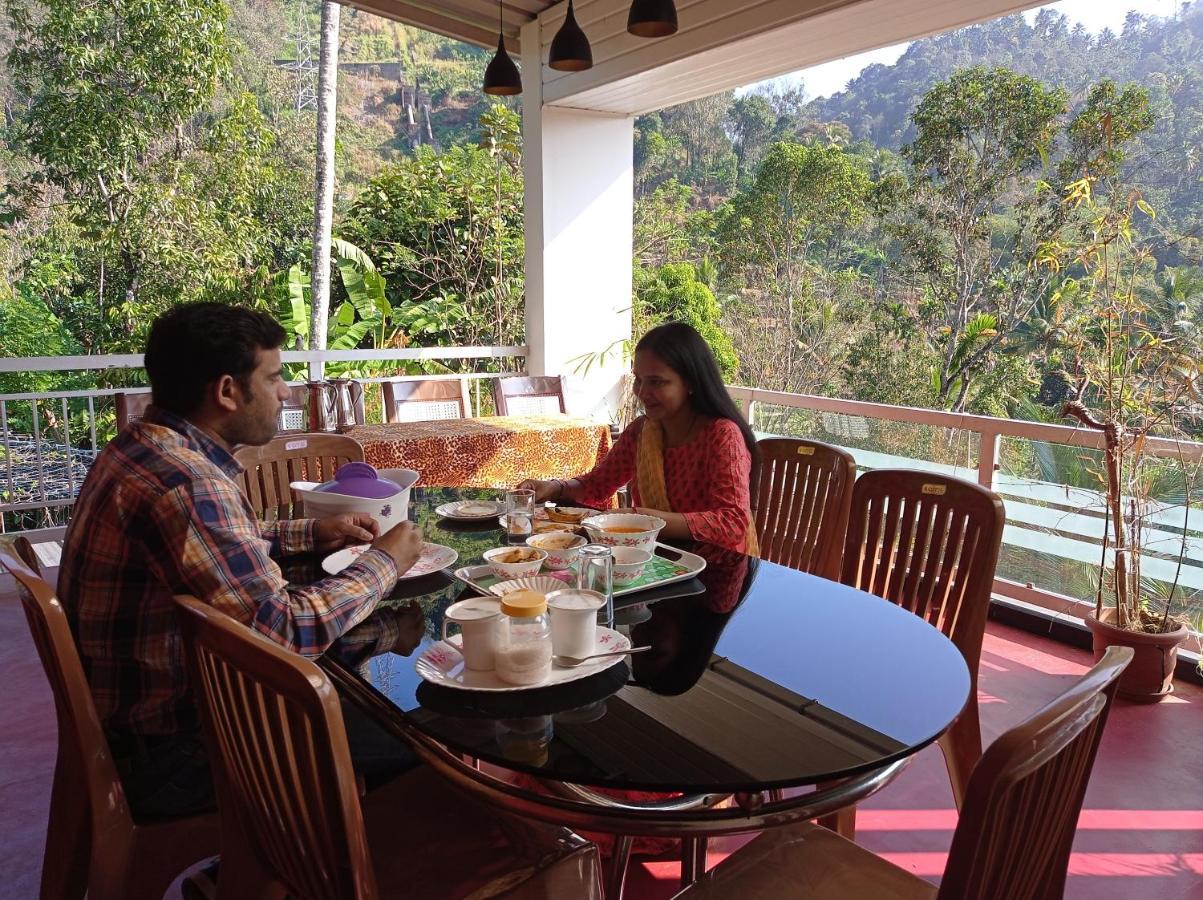 Riverbench Homestay Munnar, Anaviratty Bagian luar foto