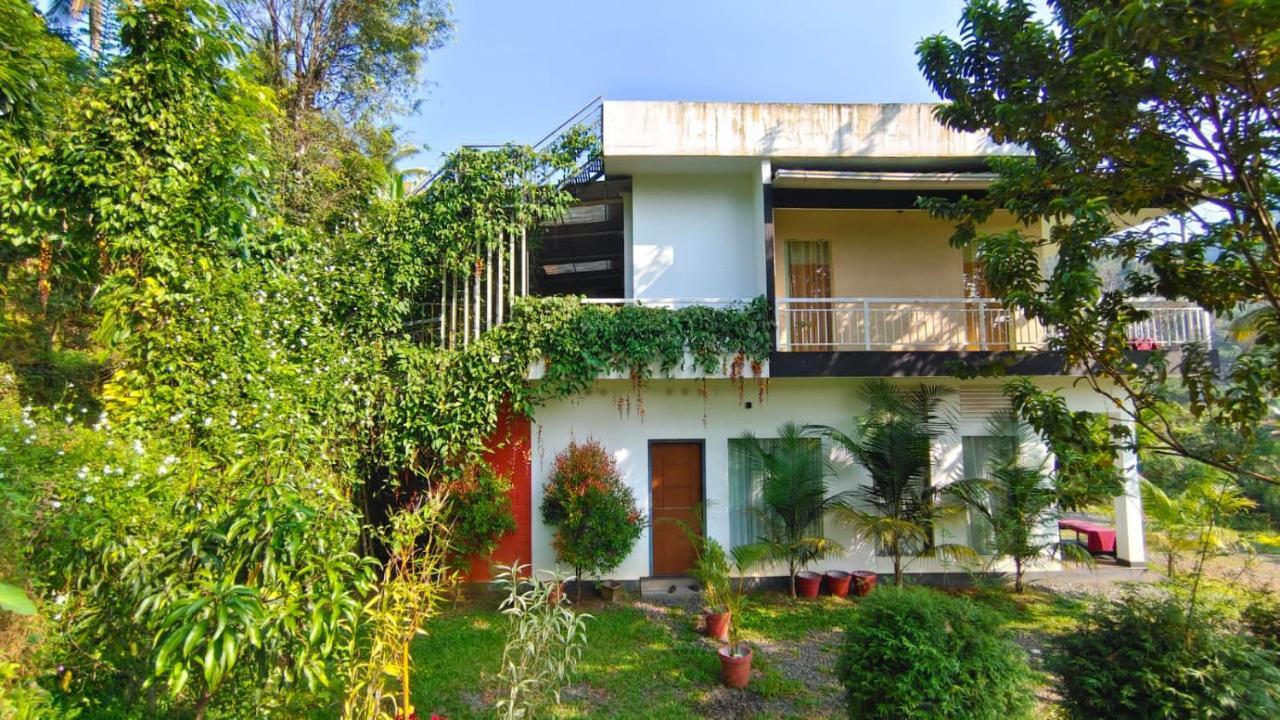 Riverbench Homestay Munnar, Anaviratty Bagian luar foto
