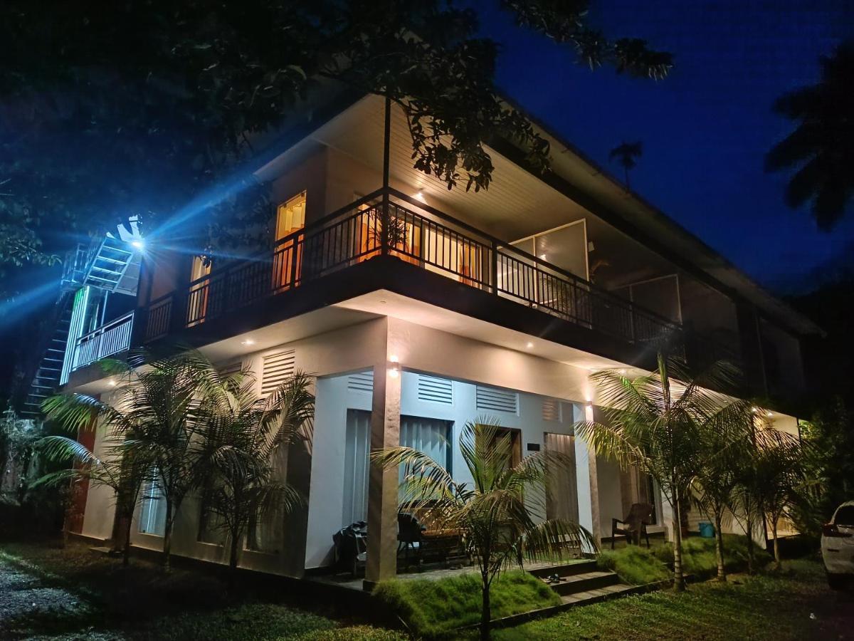 Riverbench Homestay Munnar, Anaviratty Bagian luar foto