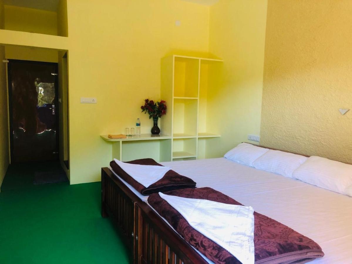 Riverbench Homestay Munnar, Anaviratty Bagian luar foto